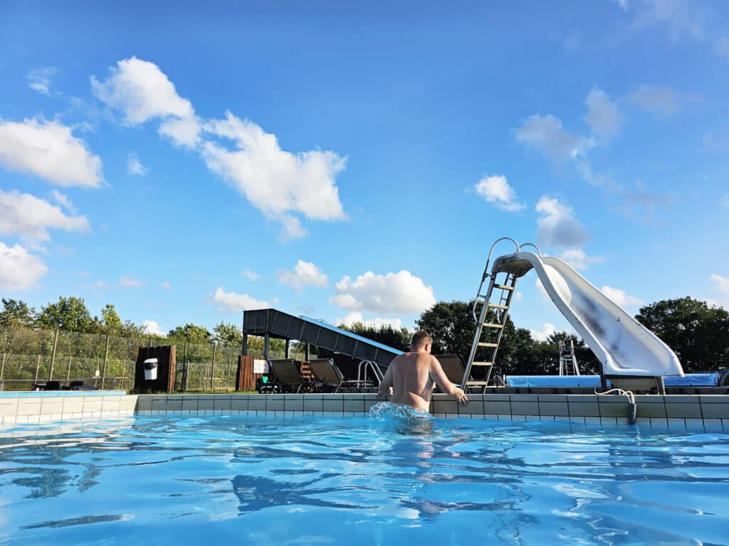 Midtjysk Friluftsbad, naturister i bassinet